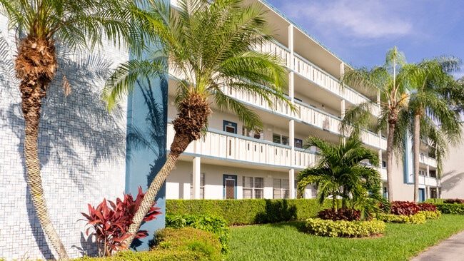 Building Photo - 4016 Lincoln A