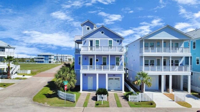Building Photo - 3803 Neptune