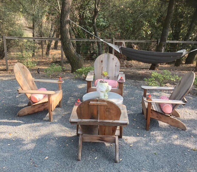 Building Photo - 419 Dry Creek Rd