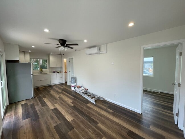 Building Photo - 2866