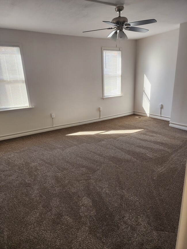 Front Bedroom - 655 Margaret St