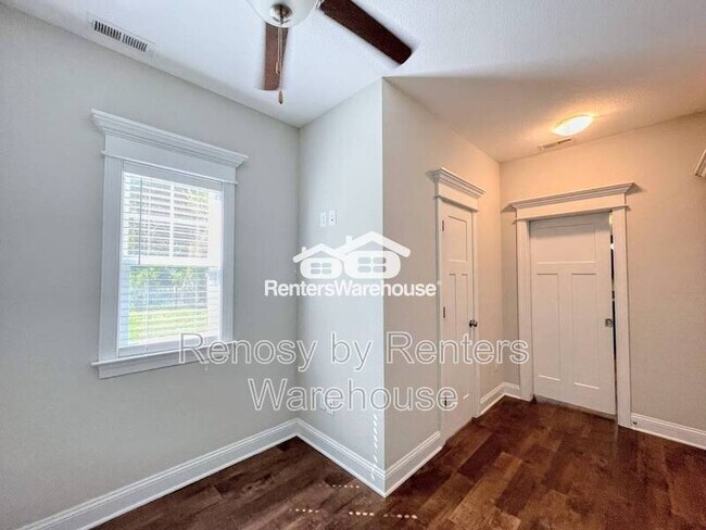 Building Photo - 105 Bedford Pl