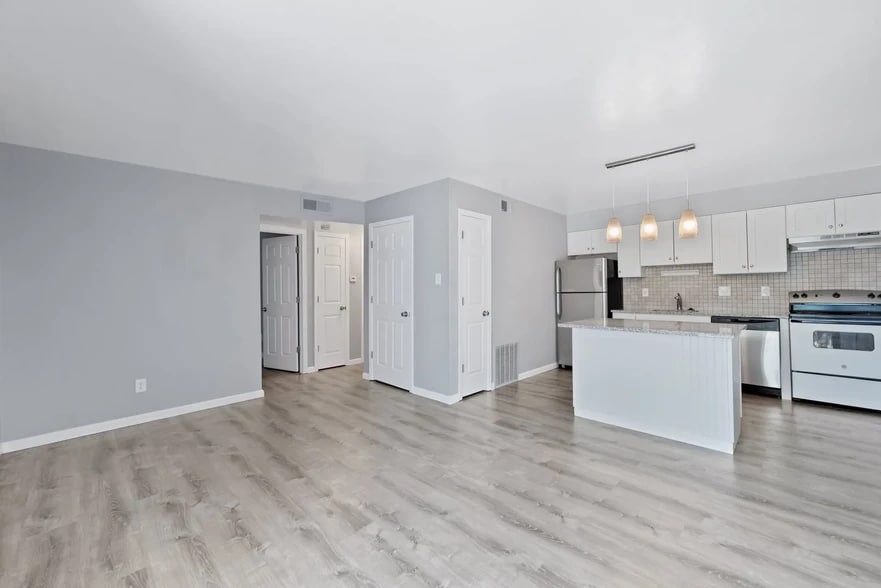 Building Photo - Pineview Apartments