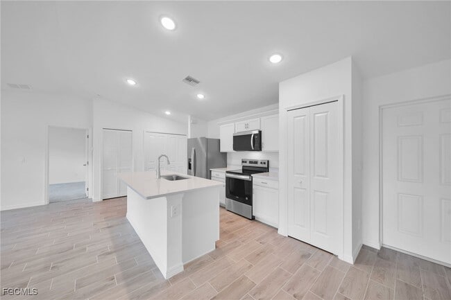 Building Photo - 3010 11th St SW