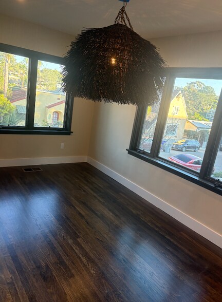 Building Photo - 3608 Wilshire Terrace