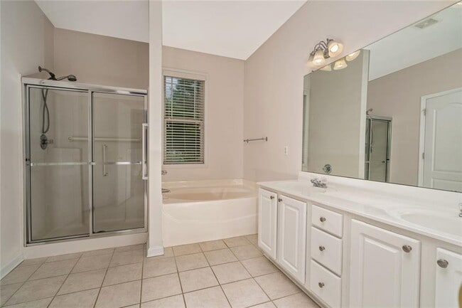 Building Photo - 210 Harmony Lake Dr