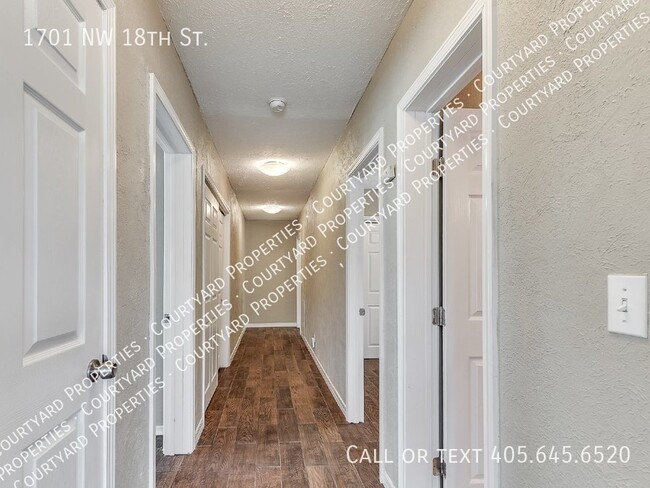 Building Photo - Beautiful 2 bed, 2 bath updated duplex in ...