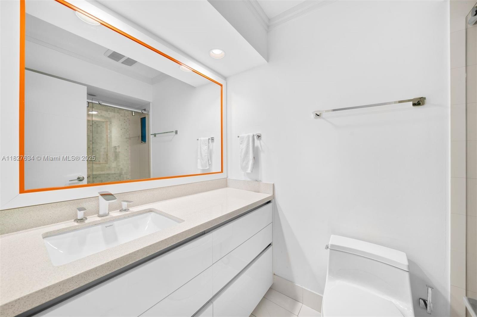 Building Photo - 9000 Arvida Dr