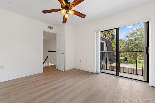 Building Photo - 1221 12th Ct