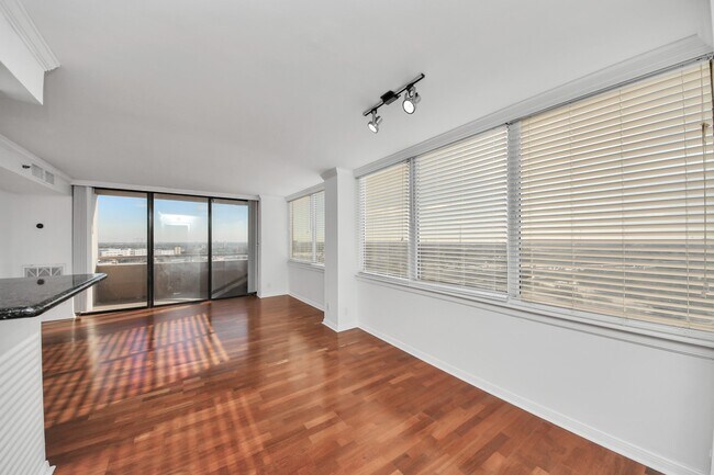 Building Photo - 3525 Sage Rd