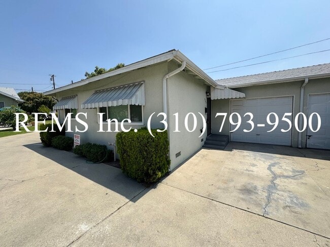 Primary Photo - Remodeled Duplex Unit with Laundry Hook-Up...
