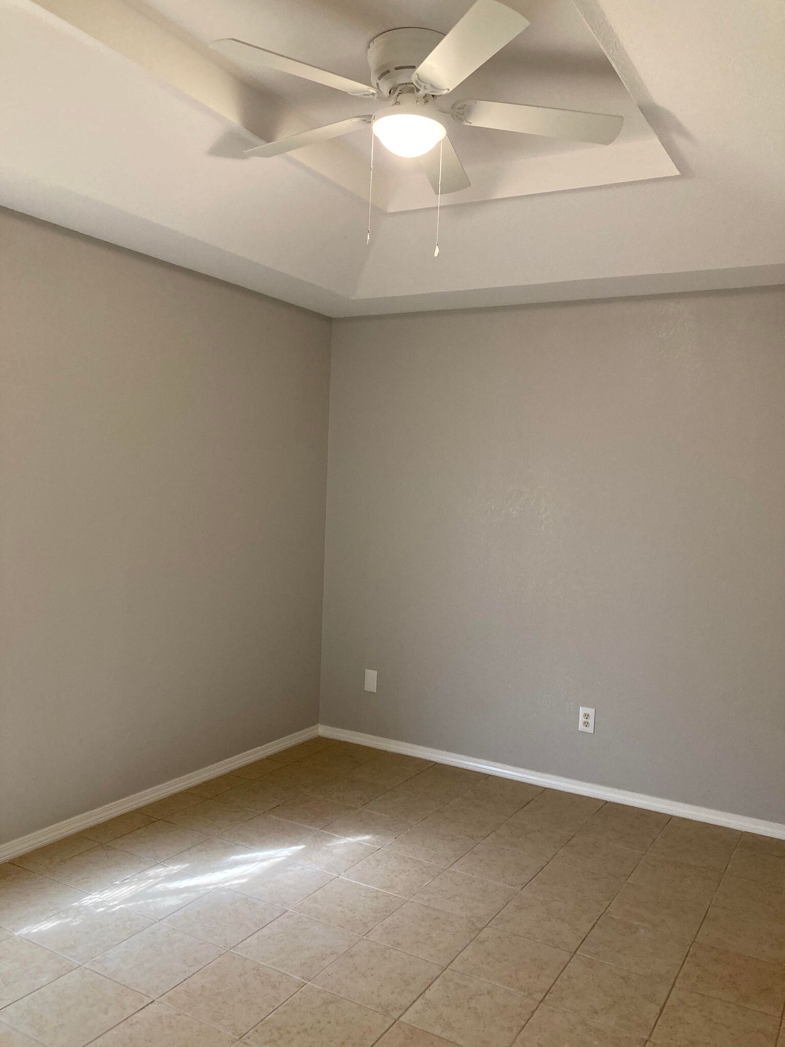 Building Photo - 521 Amigos Ln