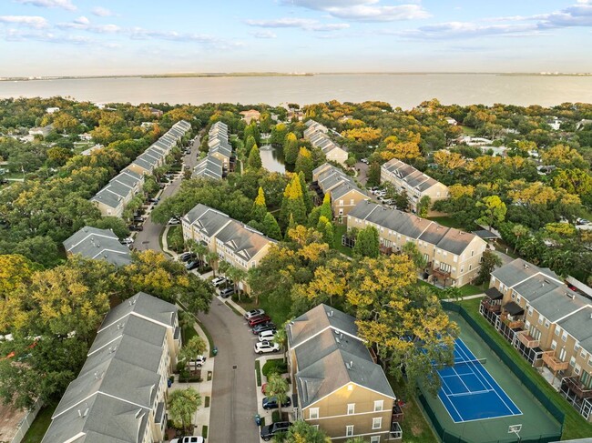 Building Photo - 3008 Bayshore Pointe Dr