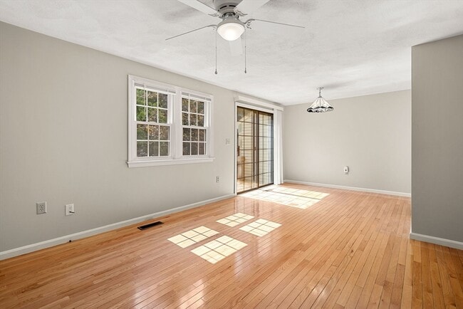 Building Photo - 290 Apache Way