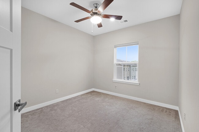 Building Photo - 76 Swackhammer Way