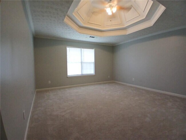 Building Photo - 3004 Dogwood Ln