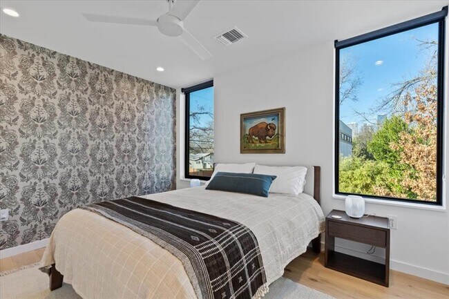 Building Photo - 1709 Willow St