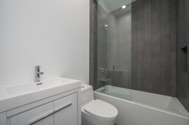 Building Photo - 4432 Lancaster Ave