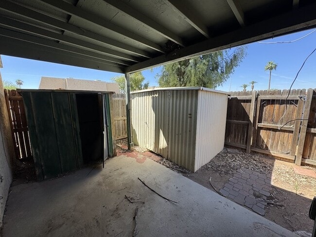 Building Photo - 6078 W Golden Ln