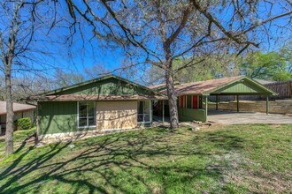 Building Photo - 2902 Northeast Dr