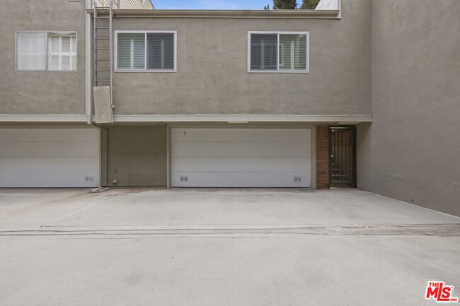 Building Photo - 13322 Maxella Ave