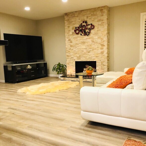 Building Photo - 24641 Ashland Dr