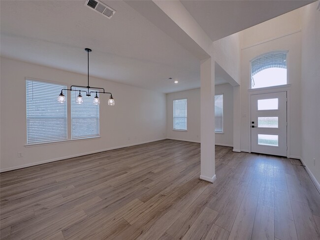 Building Photo - 25630 Moreleigh St