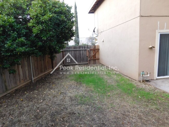 Building Photo - Updated 3bd/1.5ba Rancho Cordova Duplex
