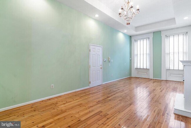 Building Photo - 1523 Green St