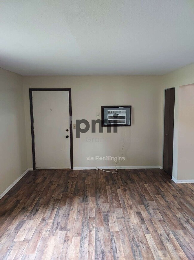 Building Photo - 333 Southland Dr