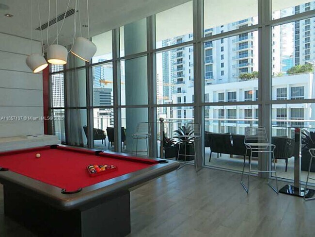 Building Photo - 1100S S Miami Ave