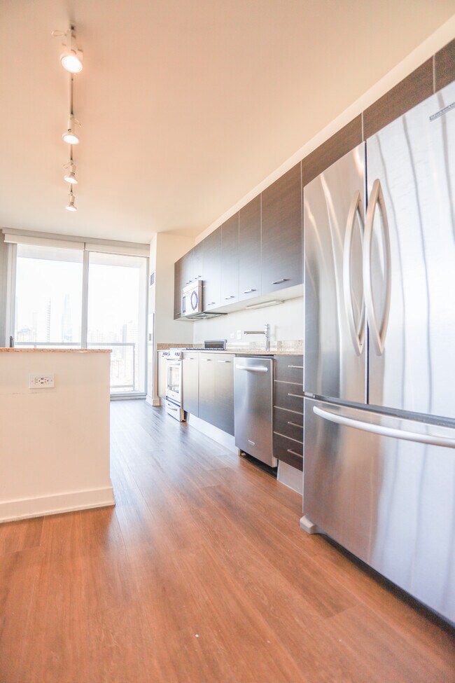 Building Photo - 901 W Huron St