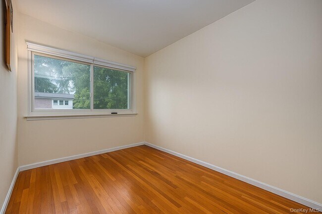 Building Photo - 102 Blauvelt Ave