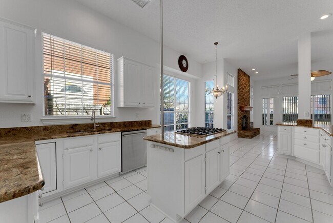 Building Photo - 5512 Charleston Dr