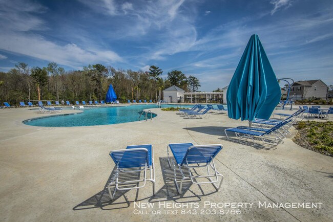Building Photo - Gorgeous home in McKewn neighborhood!