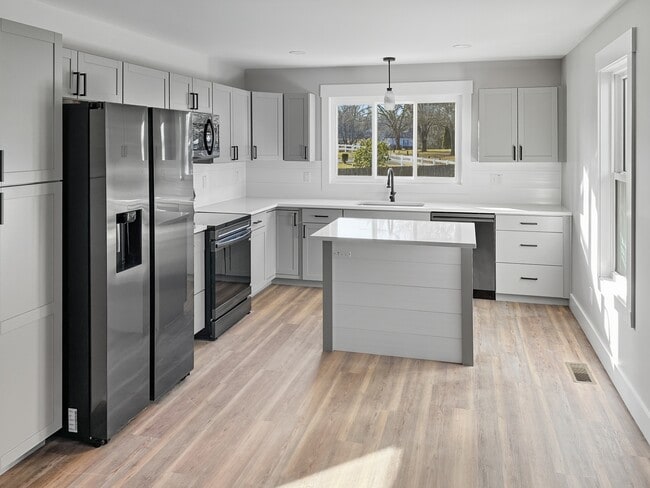 Building Photo - 12 Old Starnes Cove Rd