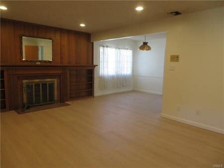 Building Photo - 6522 Oak Ave