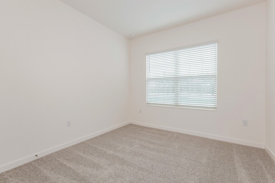 Building Photo - 1445 Tristar Dr