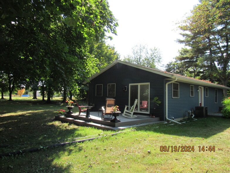 Building Photo - 6452 W Vw Ave