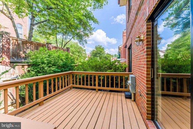 Building Photo - 1443 Hampton Hill Cir