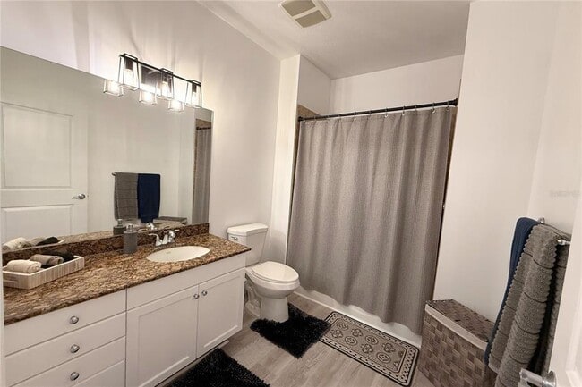 Building Photo - 628 Cleveland St