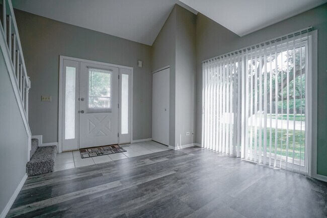 Building Photo - 11611 Davey Dr