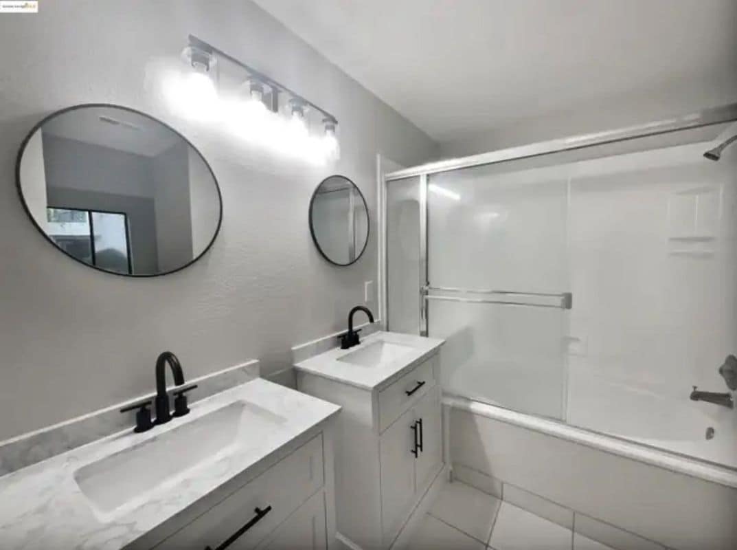 Building Photo - 39965 Parada St