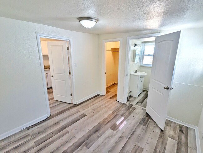 Building Photo - 2354 E San Rafael St
