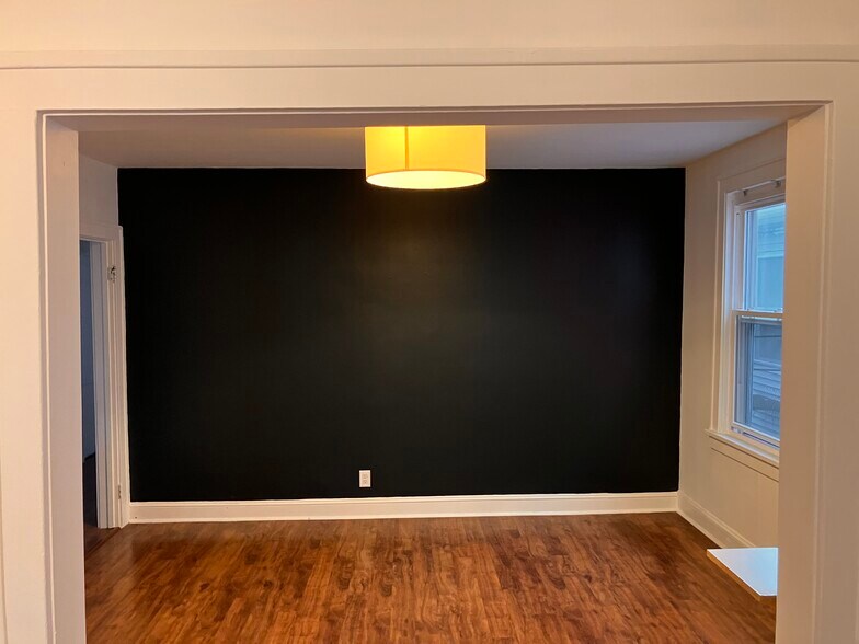 Dining room - 895 Mercer St