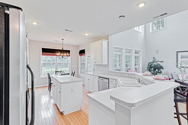 Building Photo - Available May 11th. Gorgeous 4 BR/2.5 BA Home Available in Berkleigh!