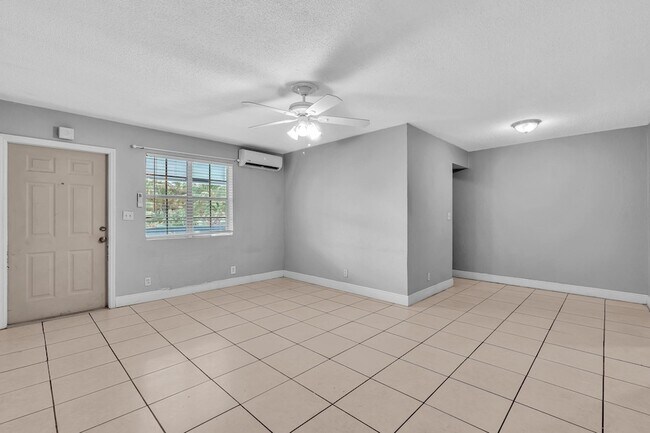 Building Photo - 626 SW 14th Ave