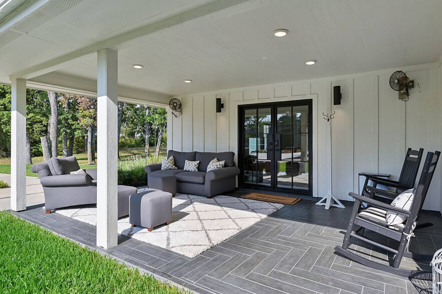 Building Photo - 8495 Turkey Creek Rd