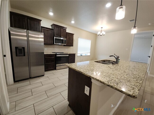 Building Photo - 213 Cammie Dr