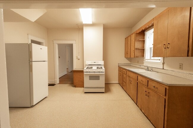 Building Photo - 3 Bed 2 Bath House Columbia College
